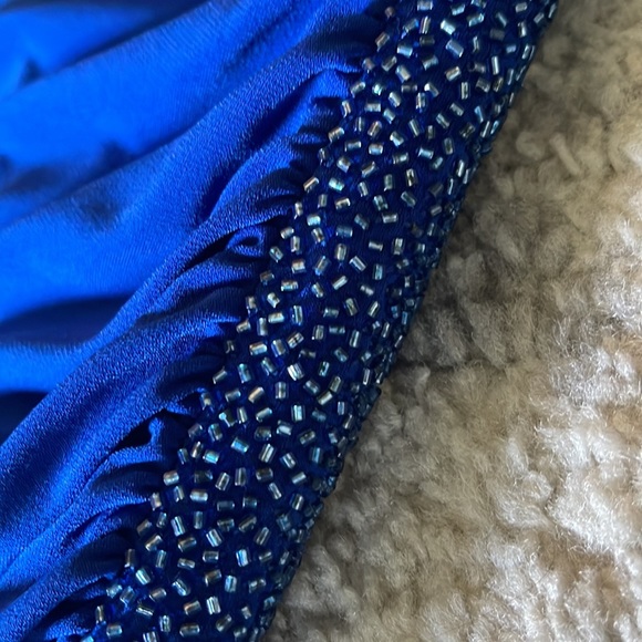 Beautiful Cache dress - Picture 3 of 5